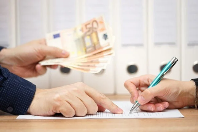 ¿ Es lo mismo Prestamos que Creditos ?